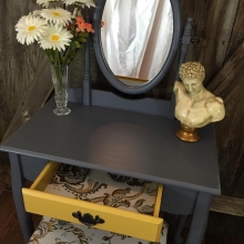 classy vanity  $225