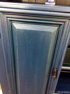 striations, highlights, chalk paint, layers, painted sideboard, vintage thomasville