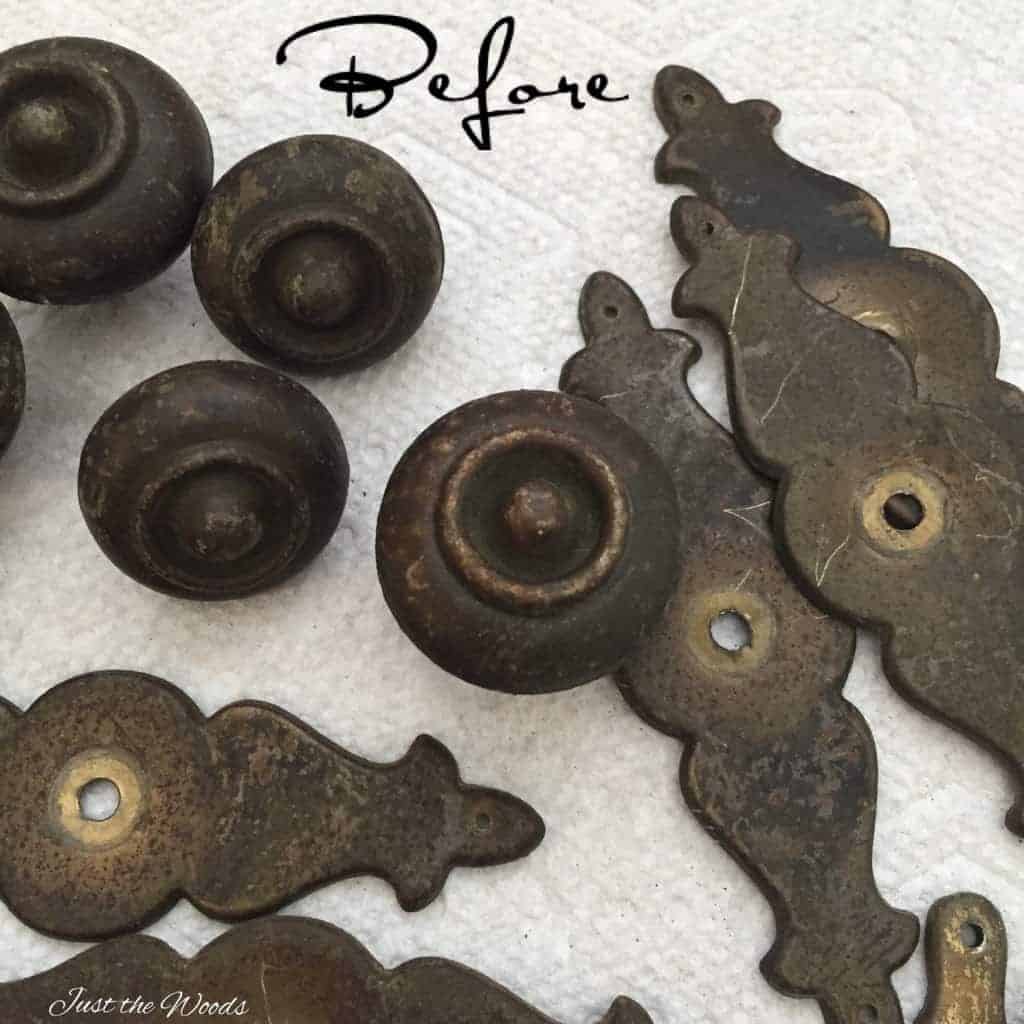 How to Clean and Paint Hardware with Just the Woods