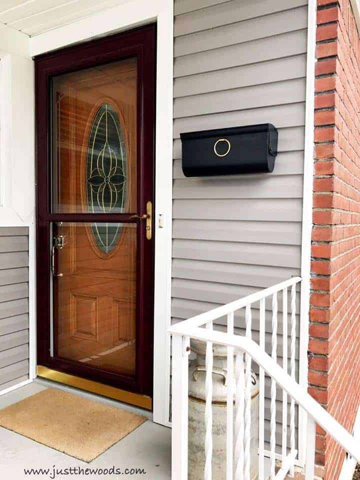 How to Quickly Update Your Metal Mailbox with Paint