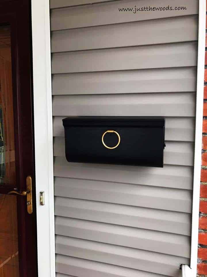 How to Quickly Update Your Metal Mailbox with Paint