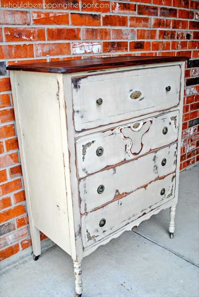 shabby-chic-chest-of-drawers-makeover