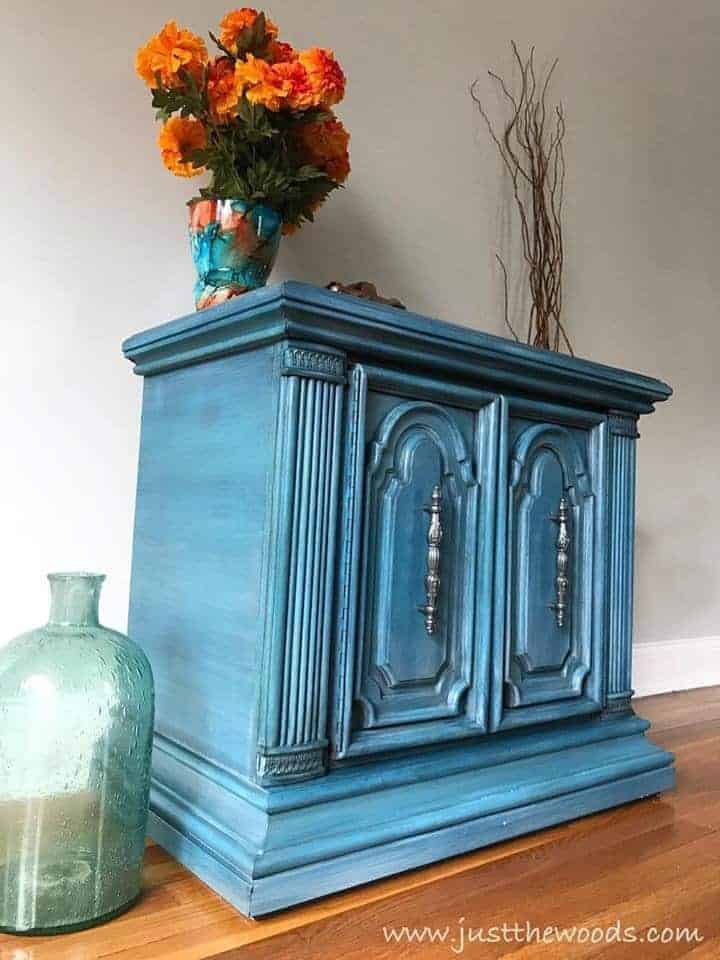 how-to-layer-chalk-paint, painted furniture, new york