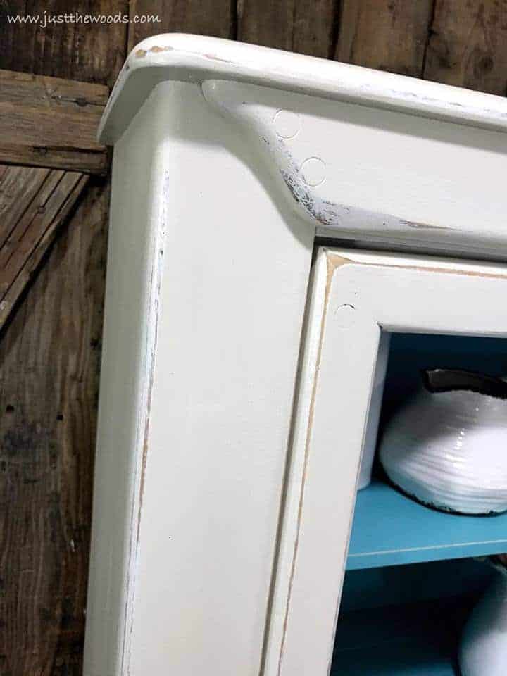 How to Get a Shabby Chic from an Old Worn Out Cupboard