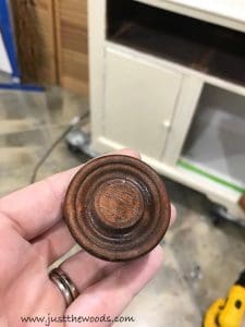 vintage-wooden-knob