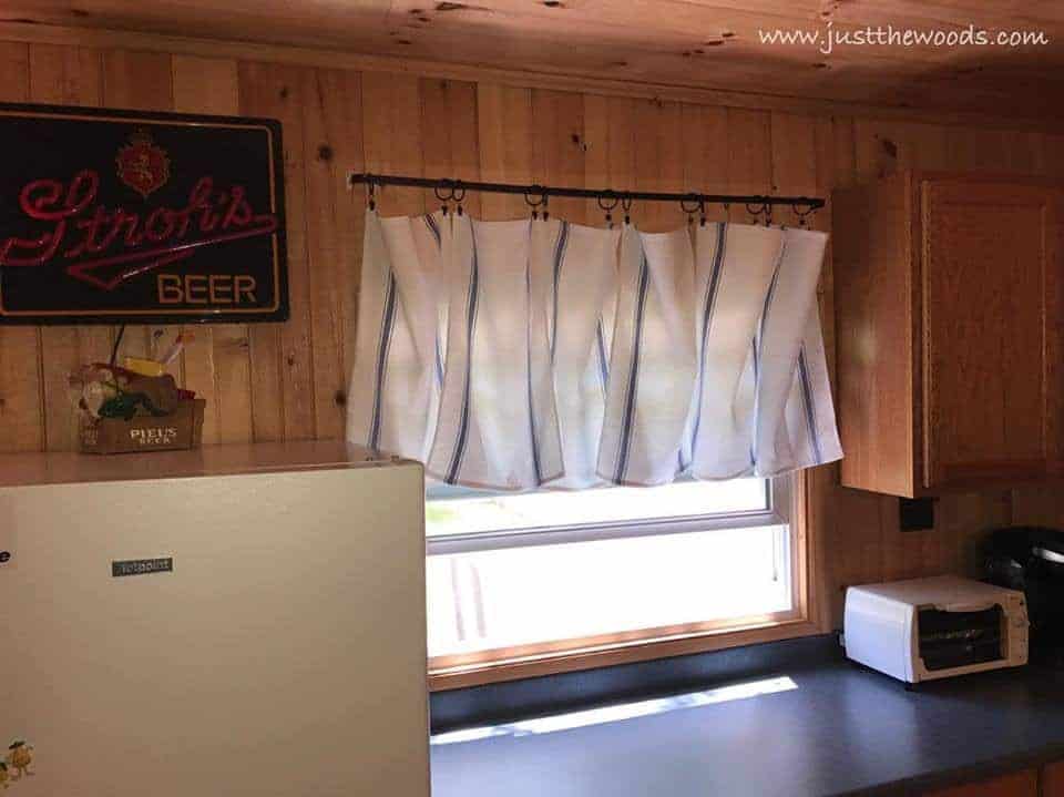 cabin decor, diy curtains, cabin curtains, easy curtains