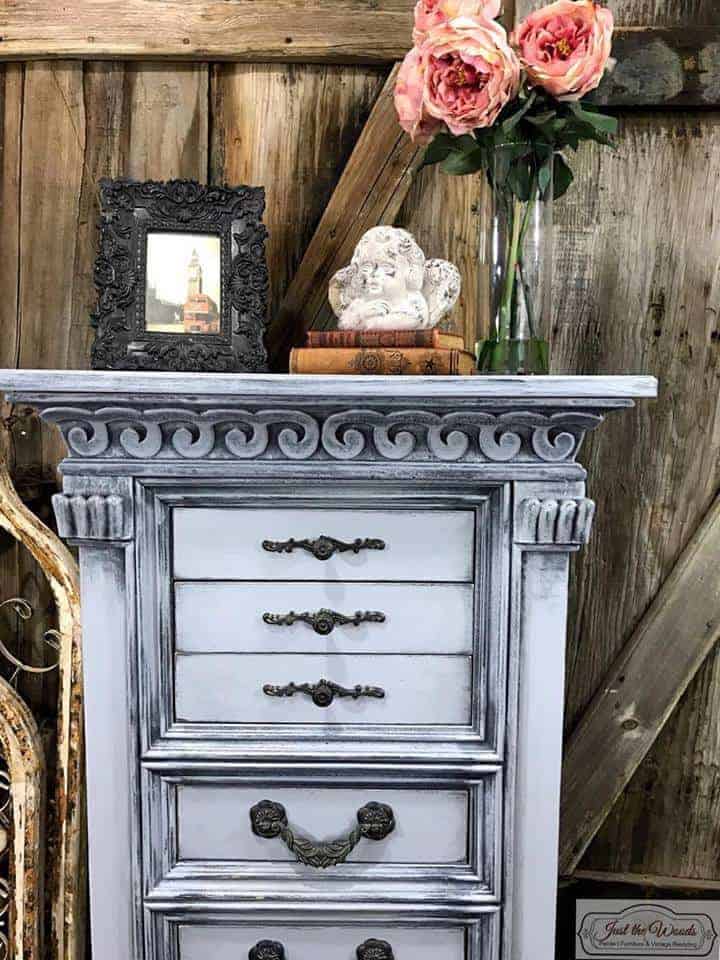 The Best Resource Guide for Staging Furniture for Sale