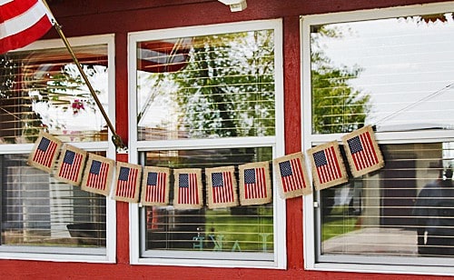 Easy DIY Patriotic Decor for the 4th of July Easy DIY Patriotic Decor for the 4th of July, red, white and blue candles, pallet flag, mason jar projects, patriotic door decor, USA sign, mantel decor, porch decor