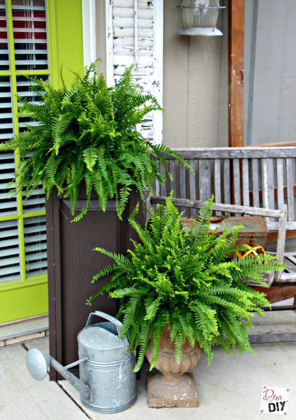 Simple backyard gardening, garden with kids, growing vegetables and raised garden beds in a small city backyard. 20 DIY outdoor planters. Outdoor planter, outside planters, outdoor plant containers, outdoor plant containers, outdoor garden pots, outdoor planter pots, outdoor plant pots, garden planters, outdoor pots and planters, decorative outdoor planters