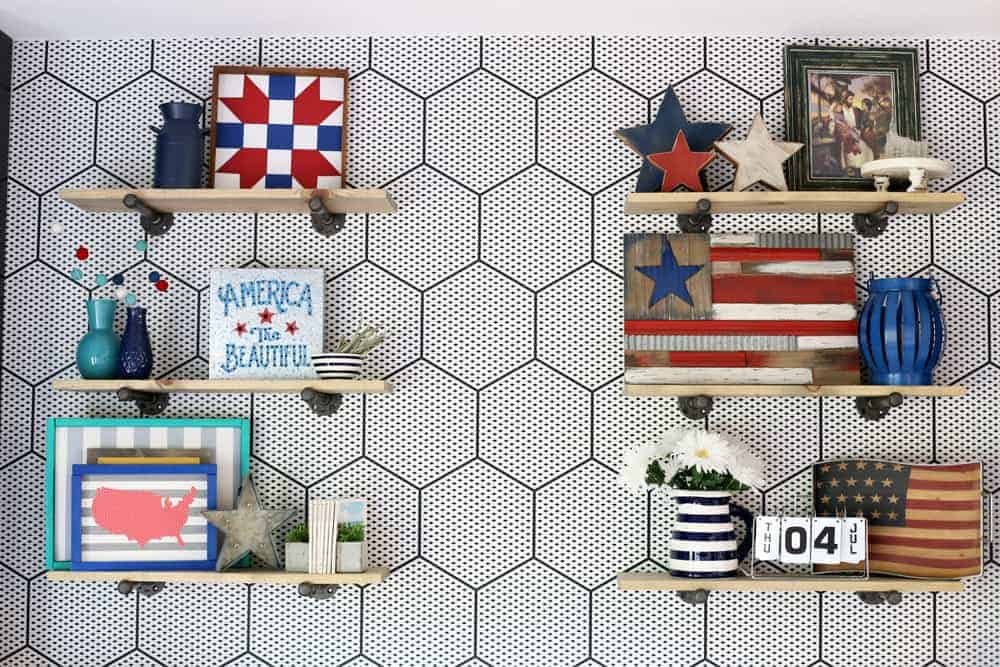 Easy DIY Patriotic Decor for the 4th of July Easy DIY Patriotic Decor for the 4th of July, red, white and blue candles, pallet flag, mason jar projects, patriotic door decor, USA sign, mantel decor, porch decor