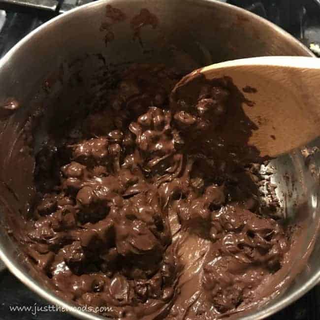 melted chocolate chips, chocolate rum balls, rumball recipe, easy rumballs