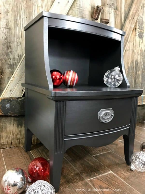 How to Paint Glamorous Furniture with Metallic Furniture Paint