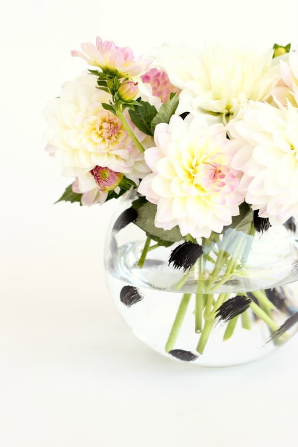diy vase, vases diy, flower vase diy, painted glass vase, diy painted vase