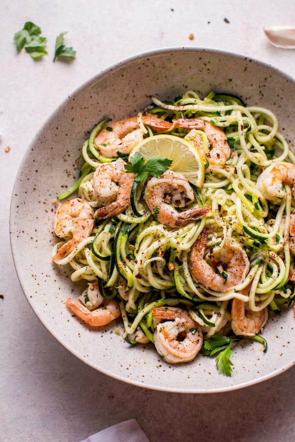 garlic shrimp zoodles, zoodle recipes, 25 Healthy Quick and Easy Dinner Recipes to Make at Home. Find dinner ideas, easy dinner dishes, recipes for an easy dinner, easy dinner ideas, easy dinner meals, quick easy dinner recipes, easy to make dinner recipes, easy ideas for dinner, easy dinner ideas, delicious easy dinner recipes, easy meals for dinner, healthy dinner ideas, healthy dinner recipes, fast easy dinner, easy recipe for dinner, easy dinner receipes