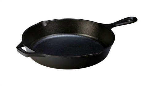 kitchen must haves, cast iron skillet, lodge cast iron, basic kitchen needs list