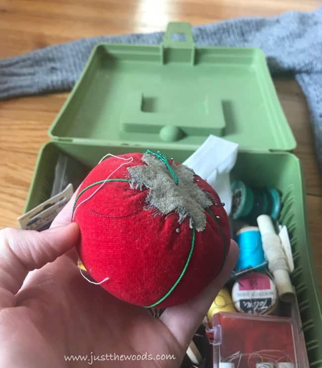tomato pushpin, sewing crafts, how to make a DIY hat, upcycled sweaters
