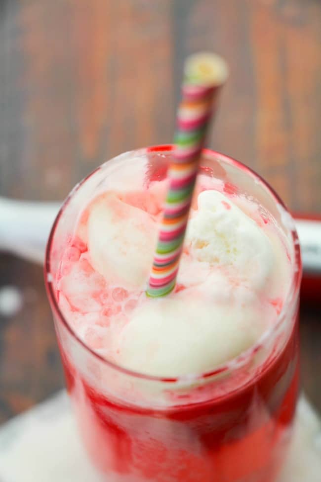 vanilla ice cream float, ice cream floats, how to make a float