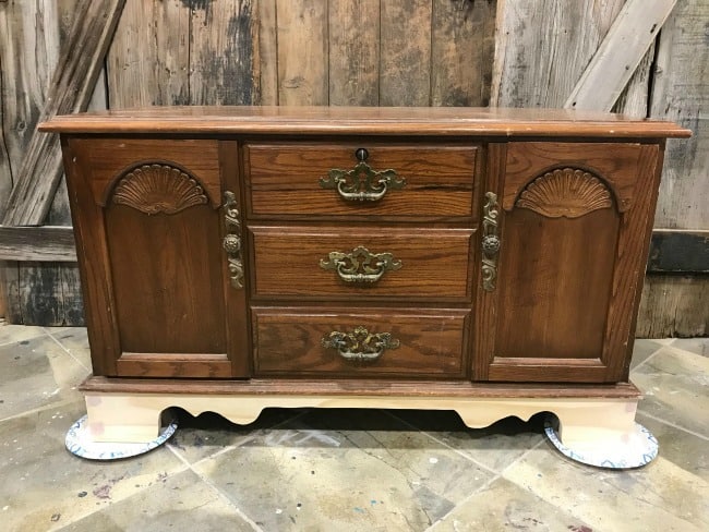 repair vintage lane cedar chest, lane chest redo, refinish a lane cedar chest