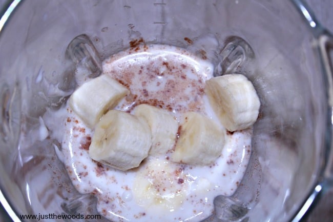 banana smoothie, almond banana smoothie