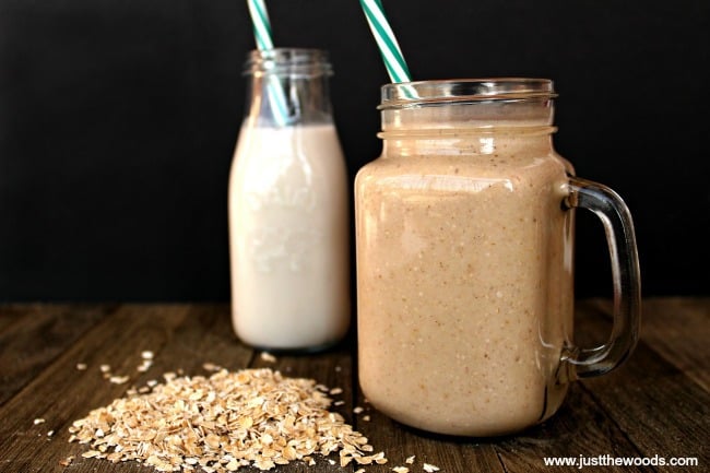 easy banana almond milk smoothie, almond milk smoothie recipes, banana almond smoothie