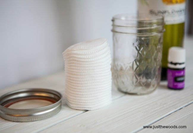 DIY Makeup Remover Pads, essential oil makeup remover, diy makeup remover