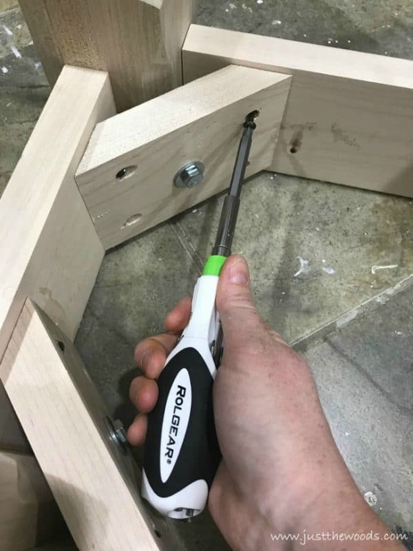 How to Build a DIY Wood Table and Paint it Green