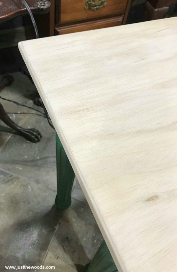 How to Build a DIY Wood Table and Paint it Green