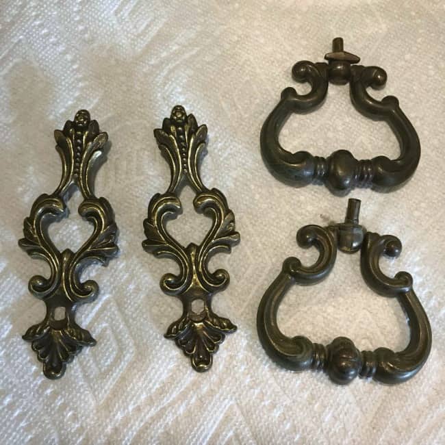 furniture makeover, vintage hardware, painting hardware, can i paint hardware, how to paint hardware