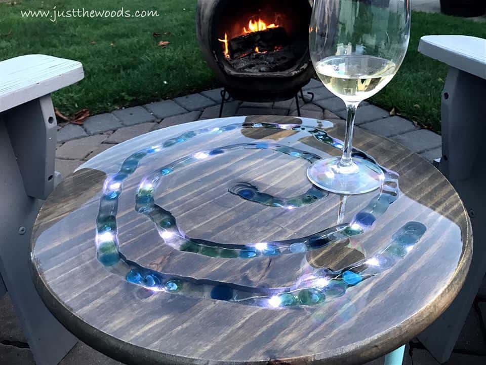 mosaic table, diy mosaic table, diy outdoor furniture, diy patio furniture, homemade outdoor furniture, 