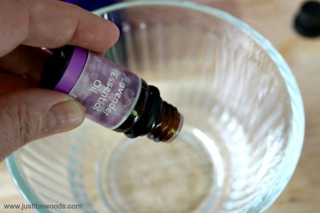 essential oil bug spray recipe, homemade mosquito spray