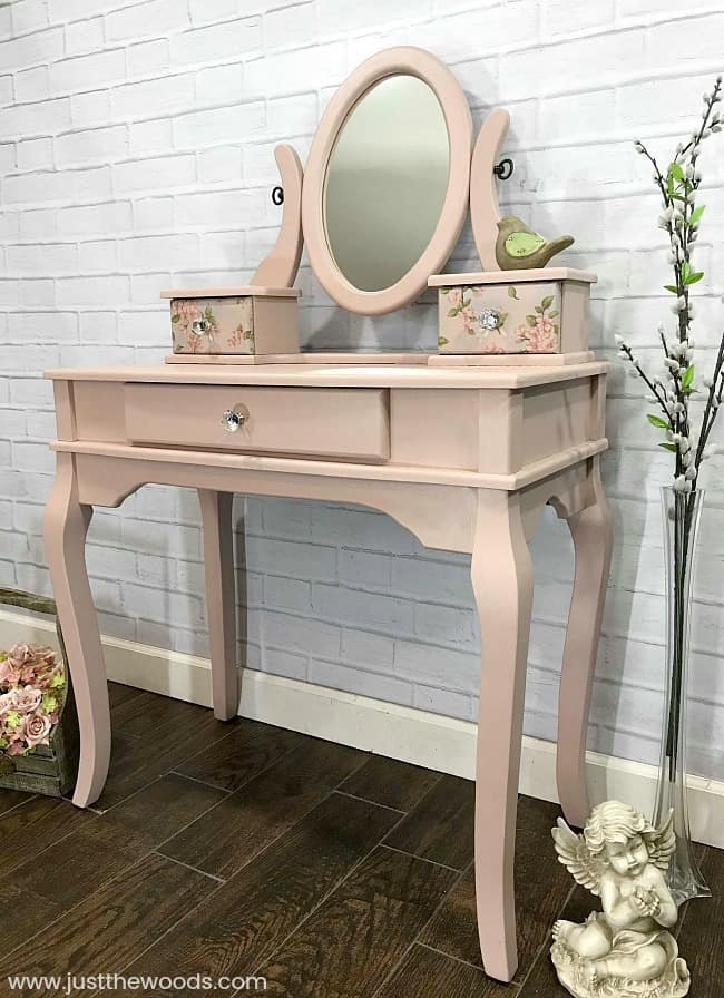 little girl makeup vanity