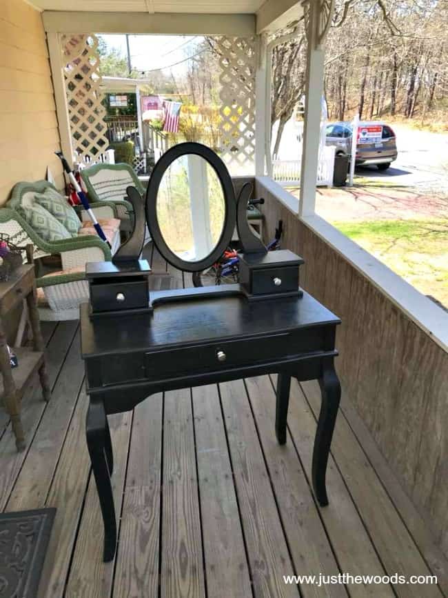 trash to treasure little girls vanity, black vanity