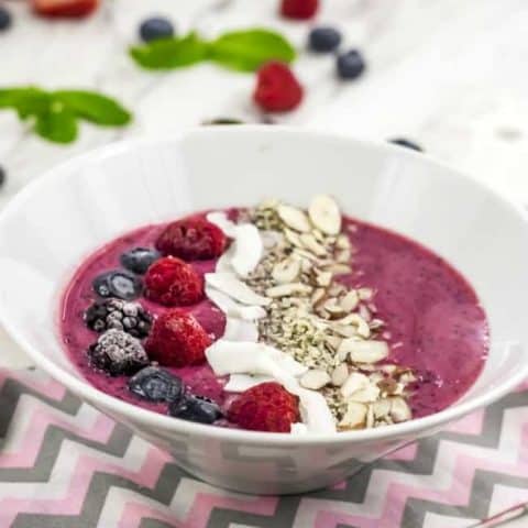 Delicious & Healthy Triple Berry Smoothie Bowl Recipe