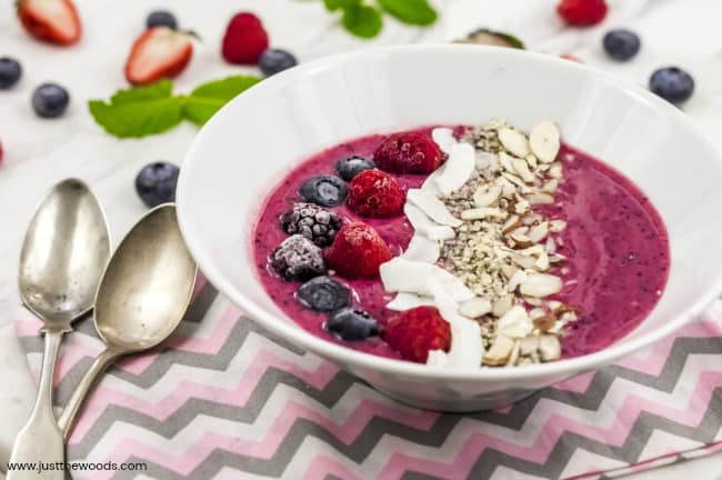 smoothie bowl, smoothie bowl recipe, berry smoothie bowl