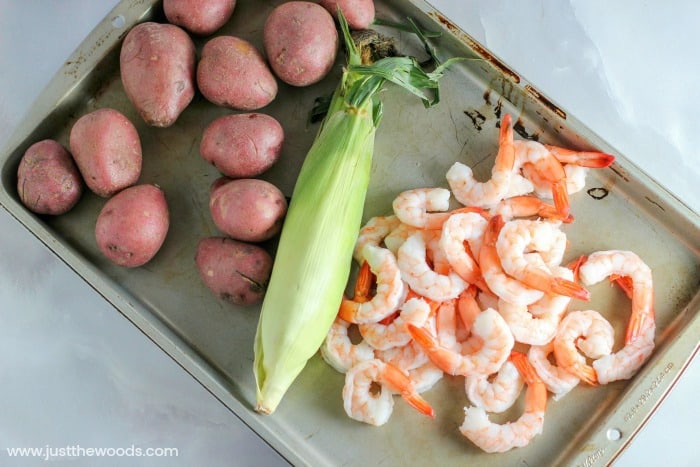 shrimp on the grill in foil, shrimp and potatoes, shrimp foil packets recipe