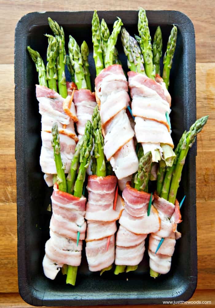 bacon wrapped asparagus bundles, grilled bacon wrapped asparagus recipe