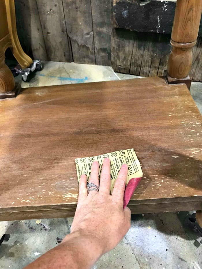 How to Distress Painted Wood for a Fabulous Farmhouse Finish How to Distress Painted Wood for a Fabulous Farmhouse Finish