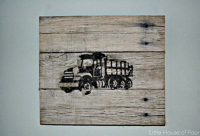 20+ Image Transfer Ideas & Tutorials That Will Make You Drool image transfer to wood, transfer image to wood, pallet wood sign, truck image on wood