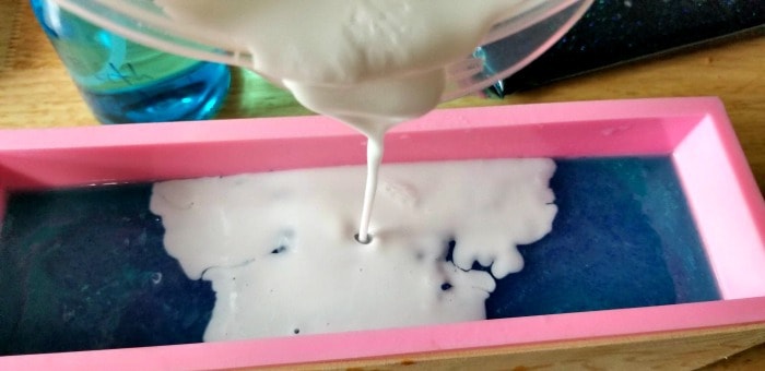 How to Make Beach Inspired DIY Soap Bars DIY Soap Bars, pour layer of soap in mold