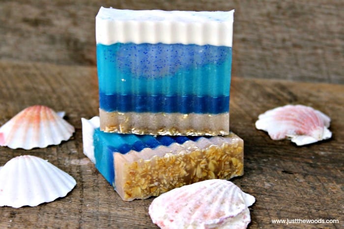 How to Make Beach Inspired DIY Soap Bars beachy layered soap, DIY Soap Bars, homemade bar soap