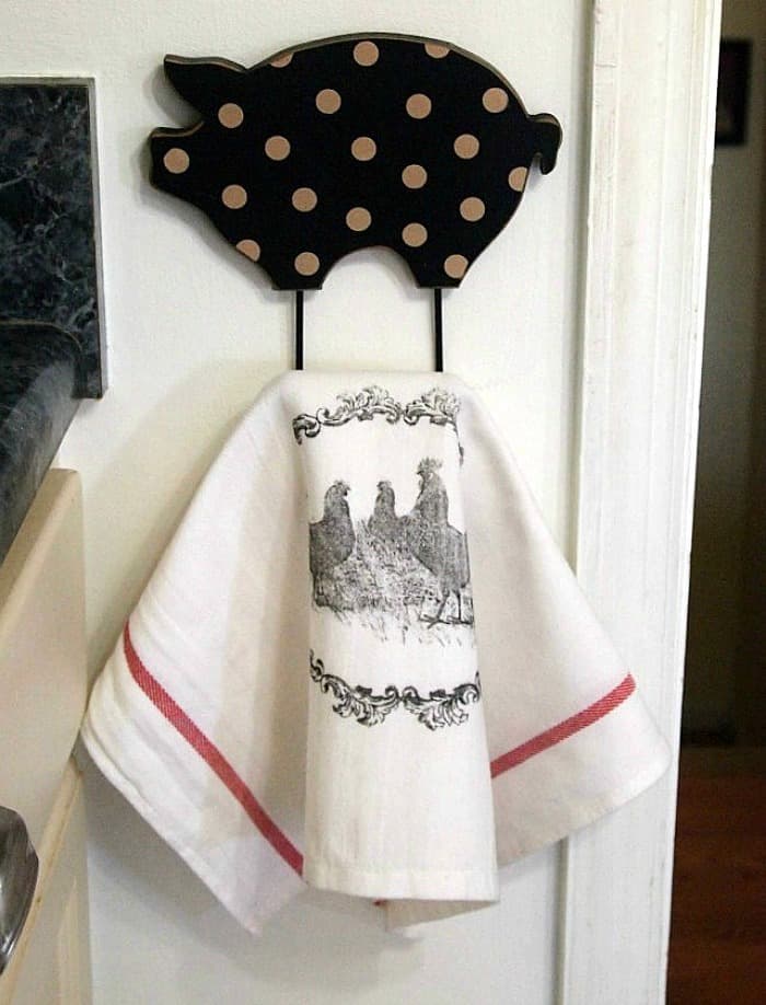 20+ Image Transfer Ideas & Tutorials That Will Make You Drool photo transfer, picture transfer, image transfer to fabric, fabric transfer, image on tea towels