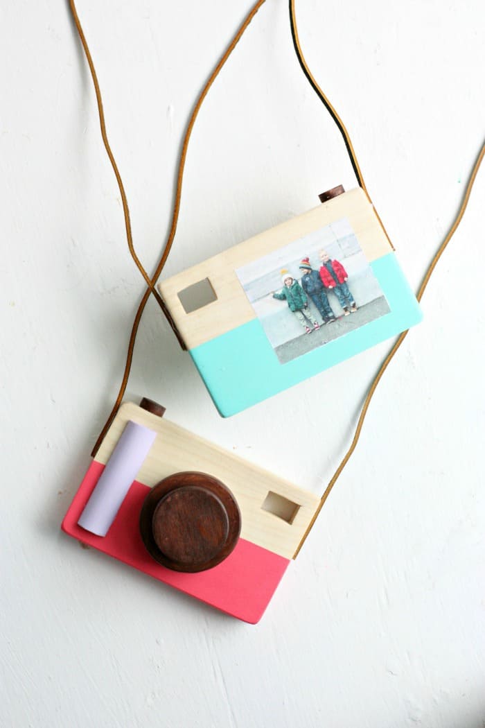 20+ Image Transfer Ideas & Tutorials That Will Make You Drool photo transfer, mod podge transfer image, transfer images, image transfer ideas, wooden play camera