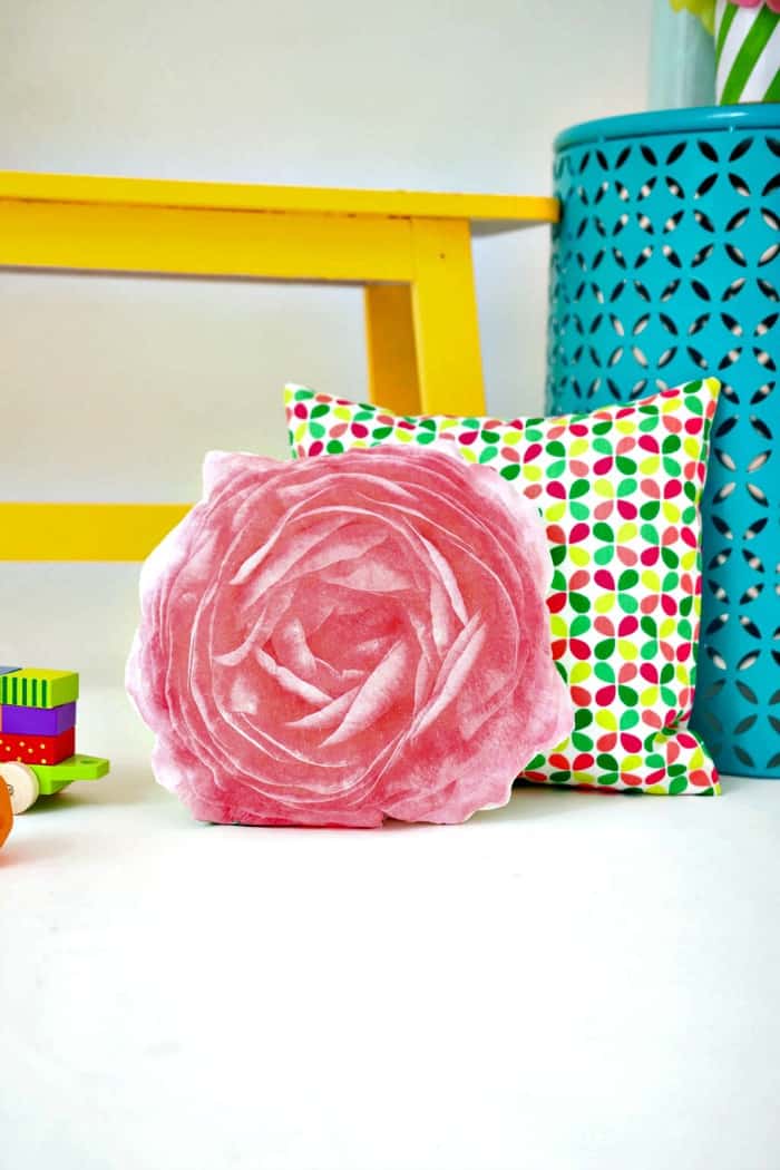 20+ Image Transfer Ideas & Tutorials That Will Make You Drool photo transfer, picture transfer, image transfer to fabric, fabric transfer, transfer flower image to pillow