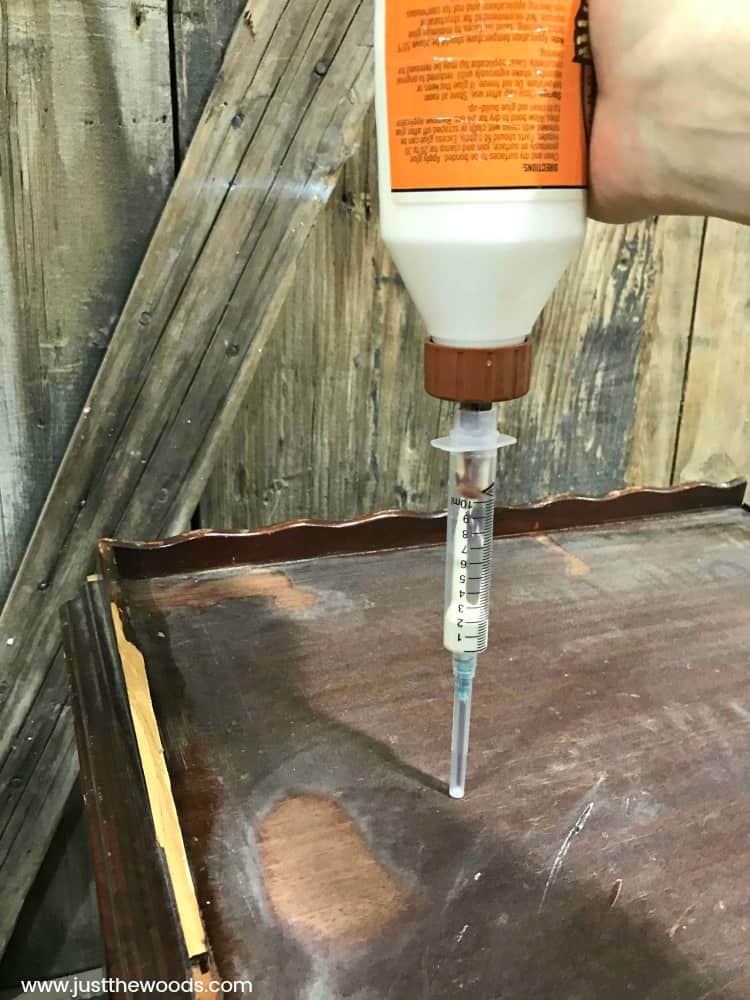 put wood glue in syringe