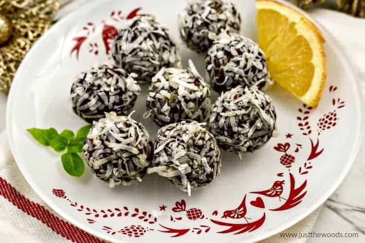 chocolate truffles paleo, healthy truffles, truffles with dates, truffles with coconut