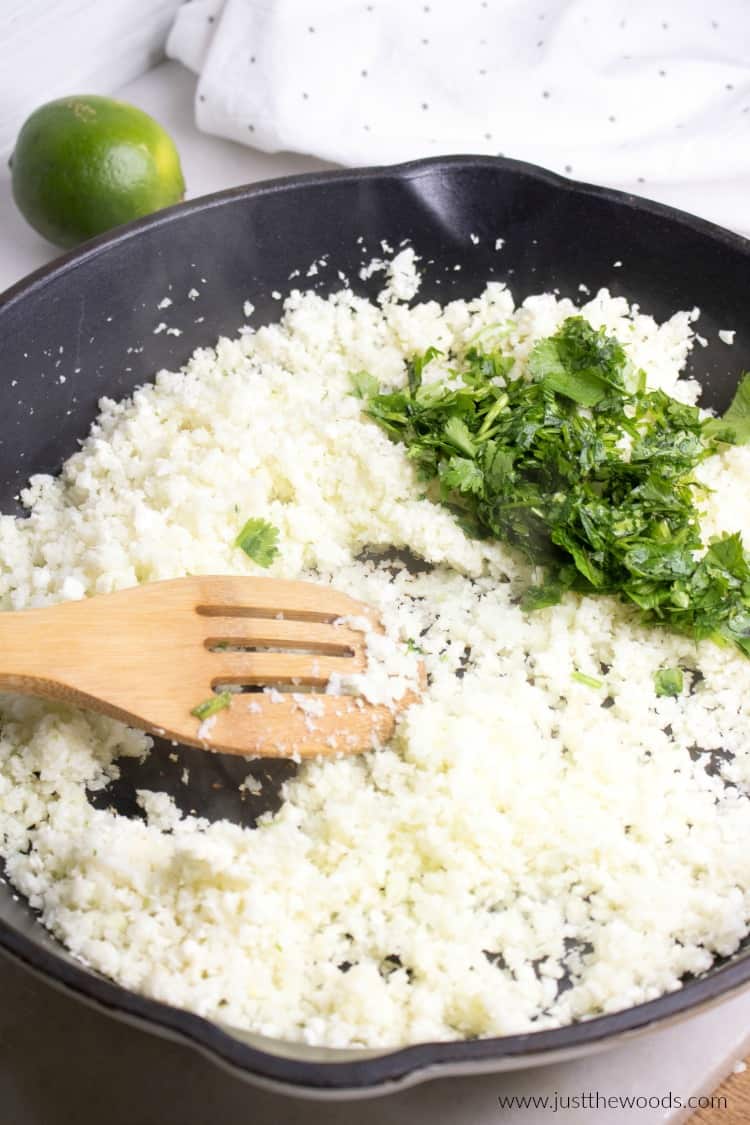 how to make cauliflower rice, cilantro lime cauliflower rice, 