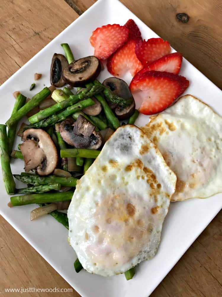 clean eating breakfast ideas, clean eating leftovers, eggs with vegetables, clean eating diet