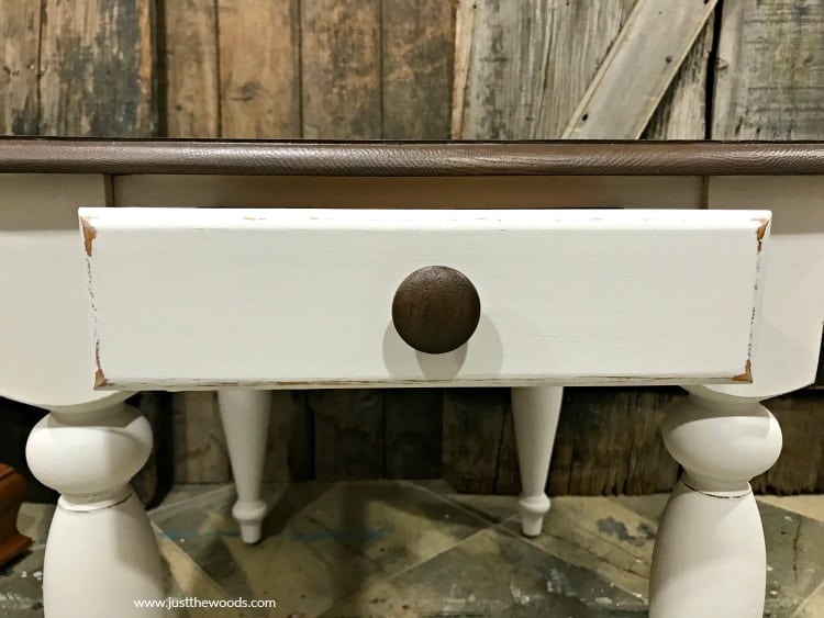 How to Touch Up Paint on Painted Furniture the Easy Way