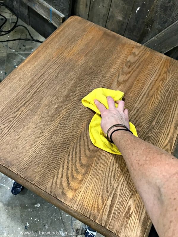 How to Apply Wood Stain for an Amazing Table Refinish