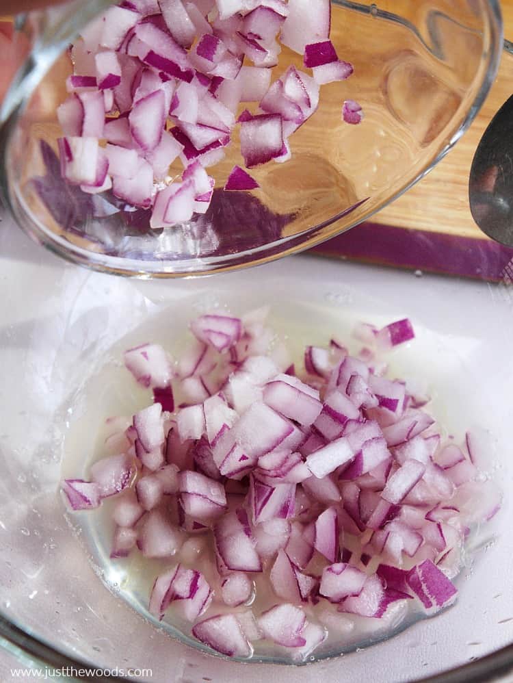 red onion, best onion for guacamole